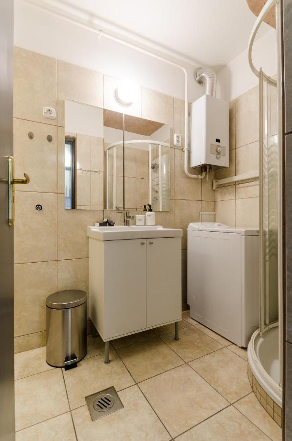 Paulay'S Studio Apartment In The City Center. Budapest Bagian luar foto